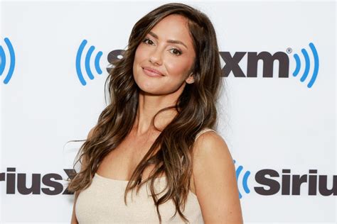 Minka Kelly Remembers Her Parents’ Struggles With Addiction